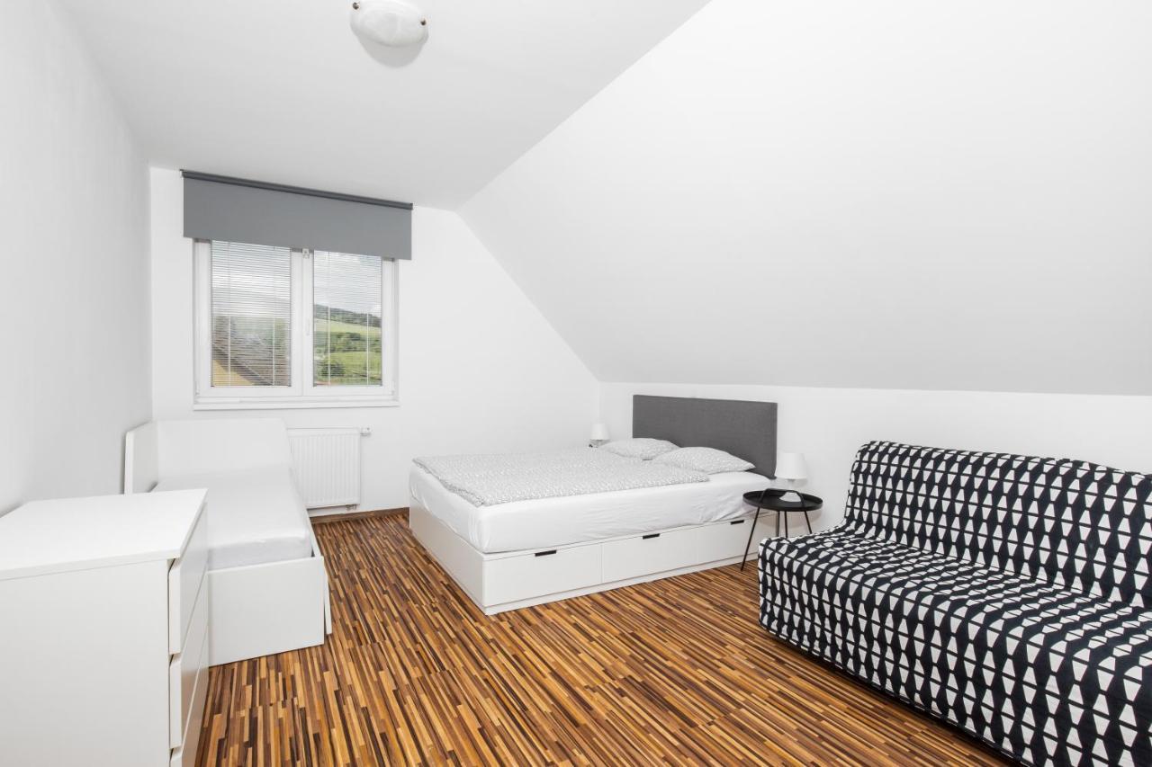 Rodinne Apartmany Alex & Gregor Bešeňová Eksteriør billede